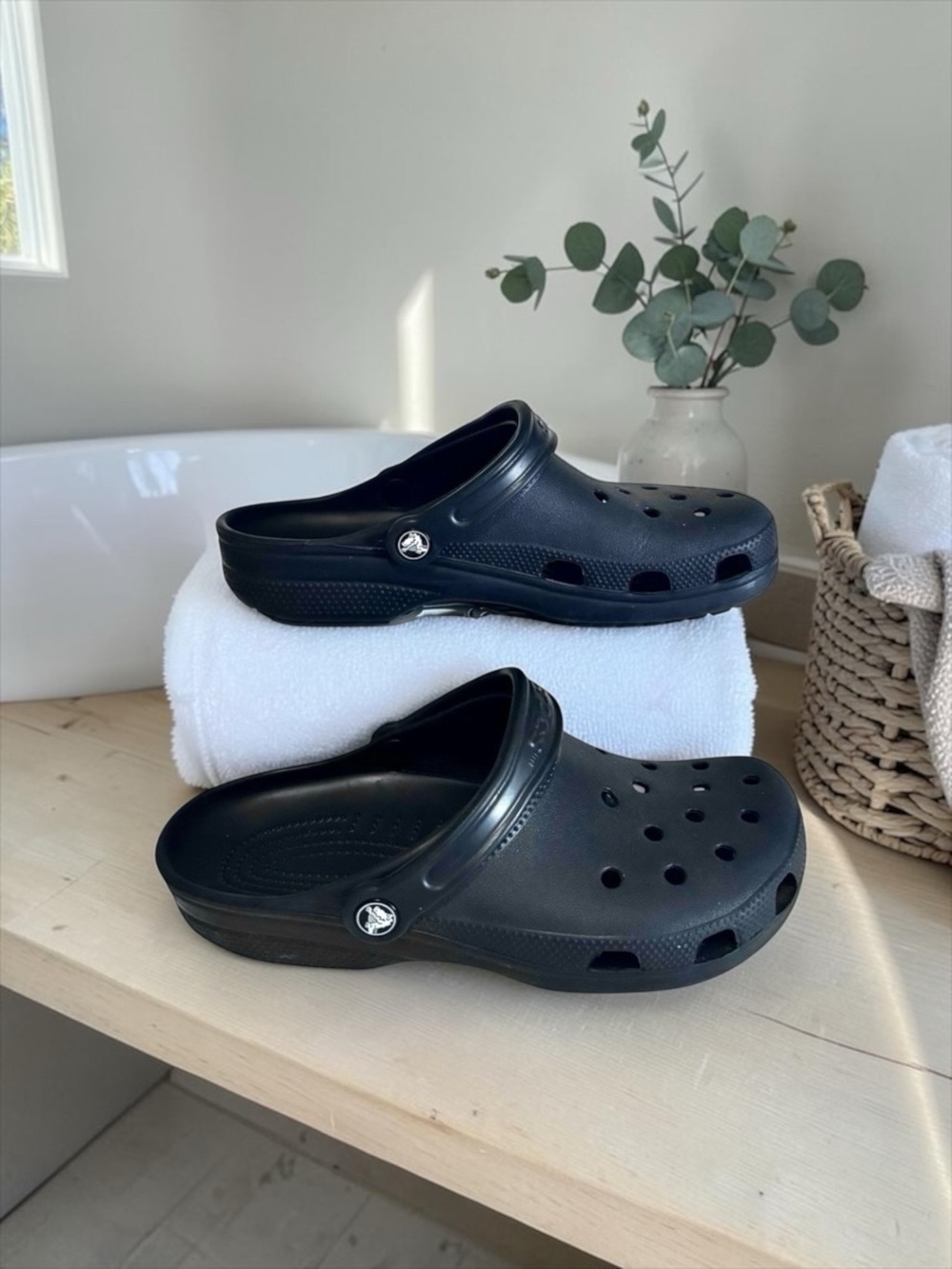 Crocs Classic Clog – Black – M8 W10 — Women’s Size 10 (EUC) - Picture 5 of 15